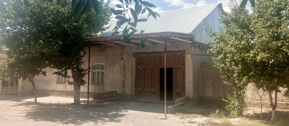 Ховли сотилади ,