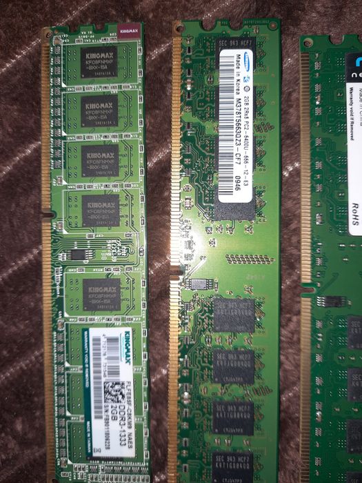 2 placi rami pc 2GB DDR2 | 800MHZ si 2 placi 2GB 2RX& PC2, 70 lei buc.