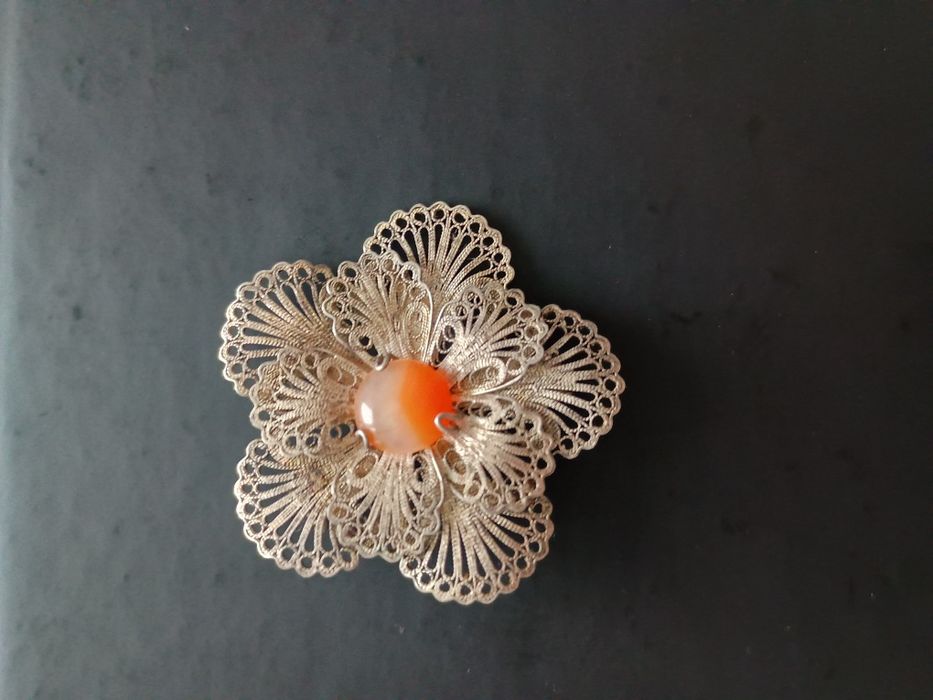 Broșă vintage filigran argint+carneol