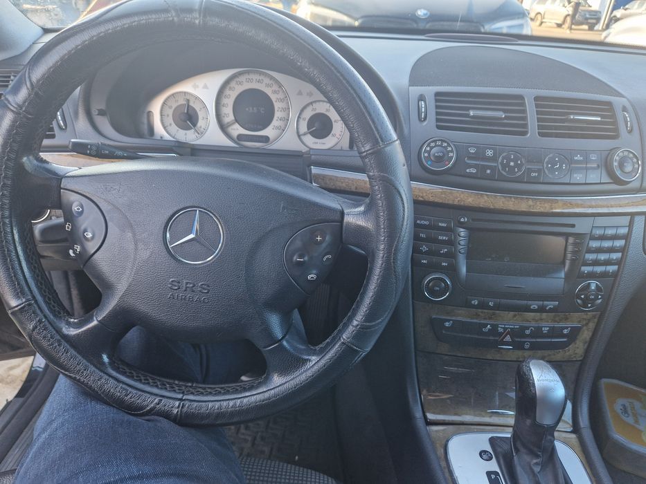 Vând Mercedes Benz E class 220e
