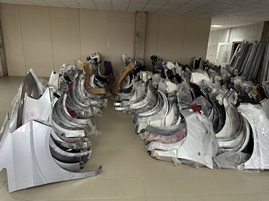 Крыло переднее оригинал контракт