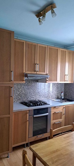 Apartament de vanzare 3 camere in Petrosani, str. Independentei, partial mobilat, doua balcoane (unul inchis), izolat termic interior