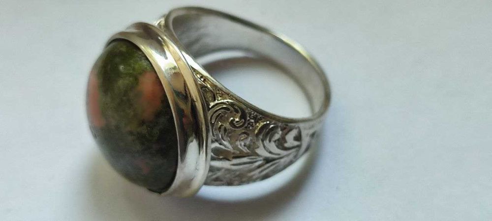 Кольцо серебряное с крупным камнем ЯШМА, разм.22