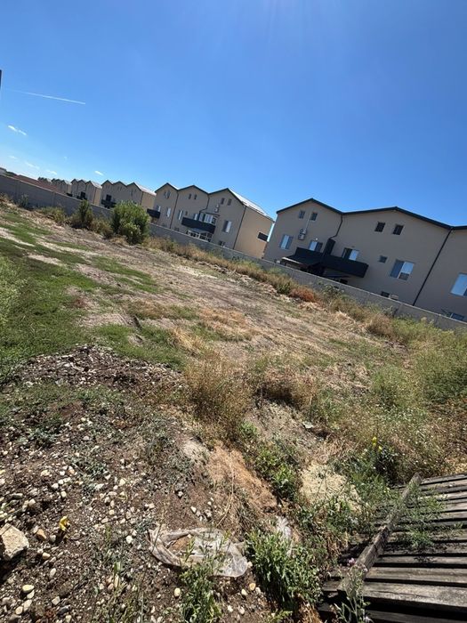 Teren strada Safirului - 575mp - deschidere 26m - utilitati