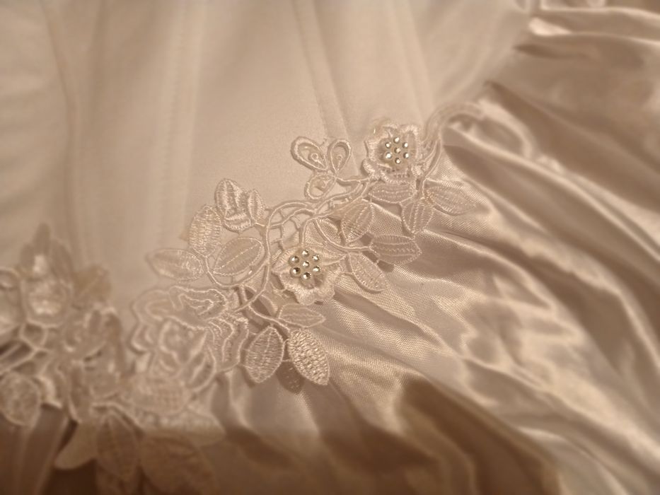 Rochie de mireasă din satin