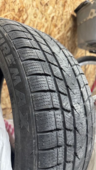 Продам шины R17 215/45