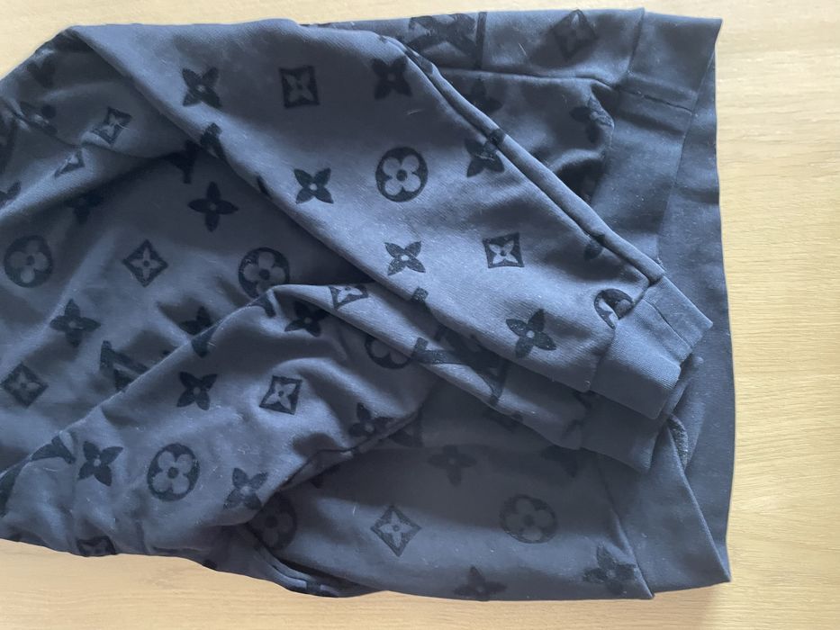 Истински Louis Vuitton  горно