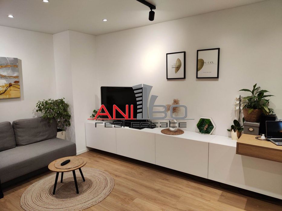 Продава се Тристаен апартамент в Варна, Център - 120 кв.м за 2742 €/кв.м - Снимка #2