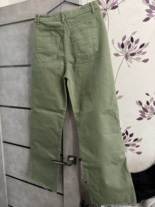 Джинсы плотные, не тянутся