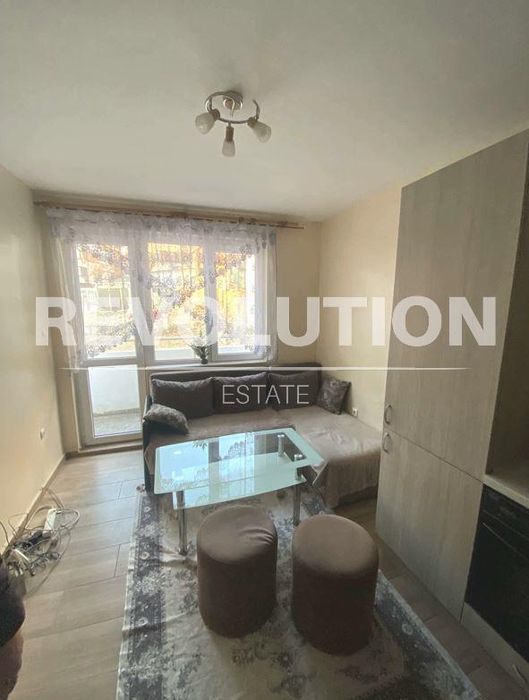 Тристаен апартамент в района на Колхозен пазар!