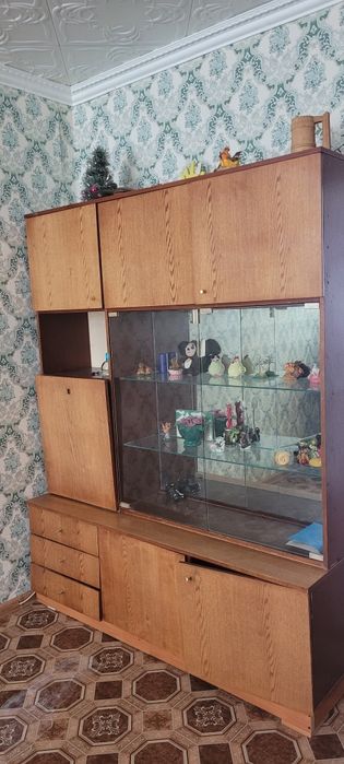 Отдам даром сервант