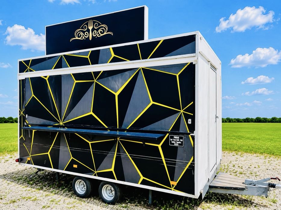 Rulota comerciala PRAGMATEK truck FAST FOOD complet echipata - afacere la cheie