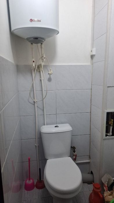 Birinchi etaj ikki xonalik kvartira Uy sotiladi pul zarur uchun tezda