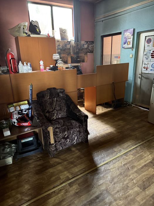 Particular vand spatiu comercial in Brasov