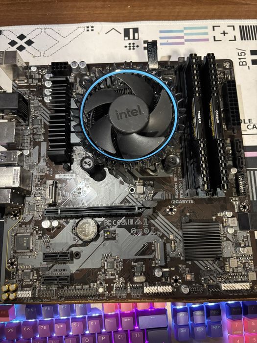 Kit Gaming Intel Core i5 14500, Placa de baza Gigabyte B760M-DS3H DDR4, 8GB RAM DDR4