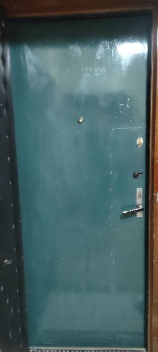 Продам железную дверь, самовывоз