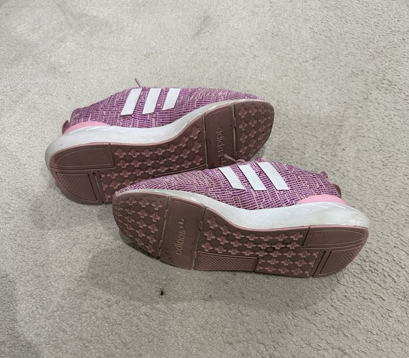 Детски розови маратонки Адидас за момиче