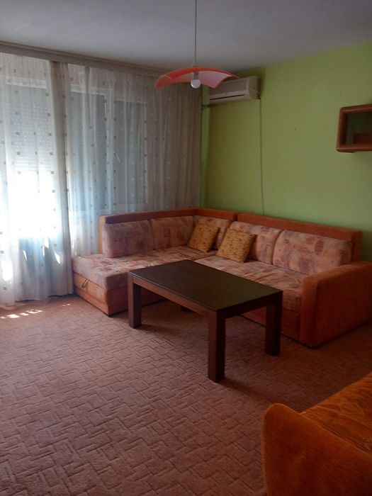 Дава се под наем Едностаен апартамент в Бургас, Изгрев - 48 кв.м за 382.5 € - Снимка #1