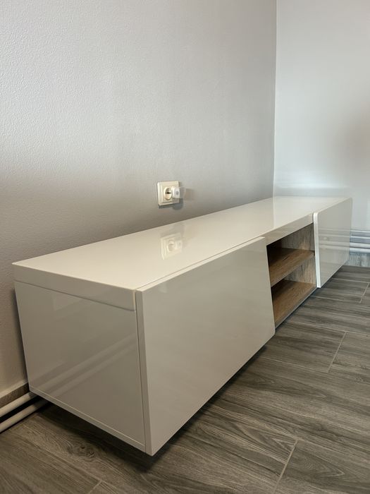 Comoda TV alba lucioasa ca noua