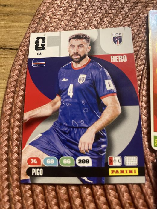Cartonașe fifa. 7 cartonașe