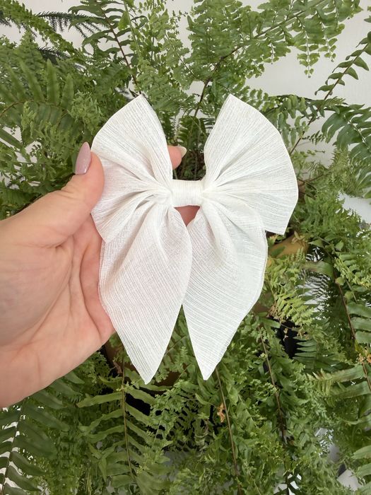 Аксесоари за сватба: кощници, було, табели, панделки,бутониери