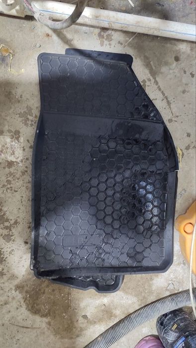 polik nexia 3 sotiladi