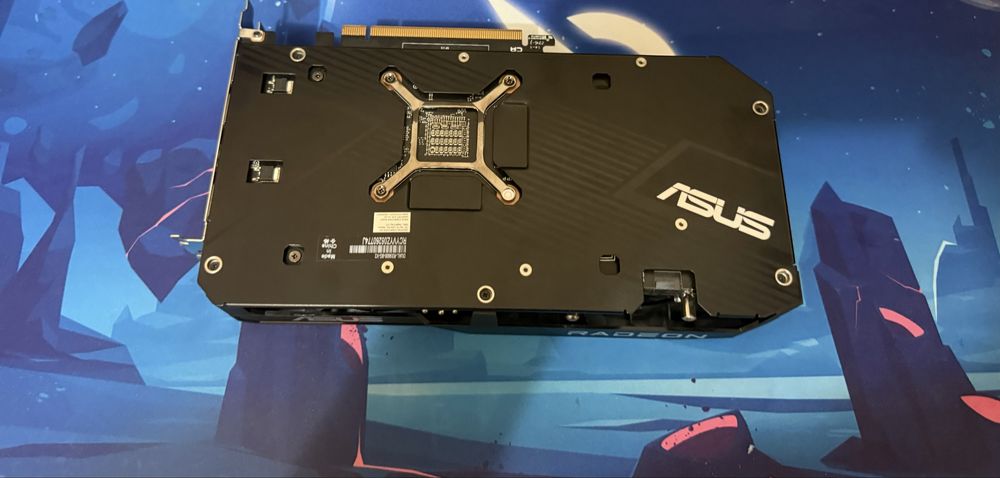Vand placa video AMD Ryzen Rx6600 de 8gb