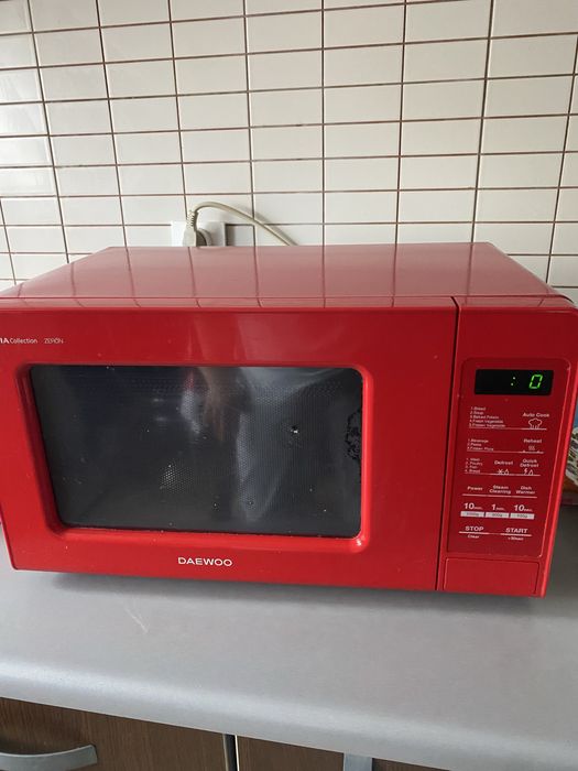 Cuptor microunde defect