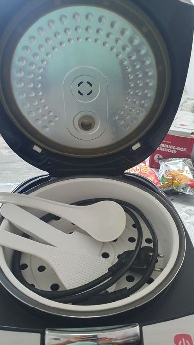 Продам  мультиварку.