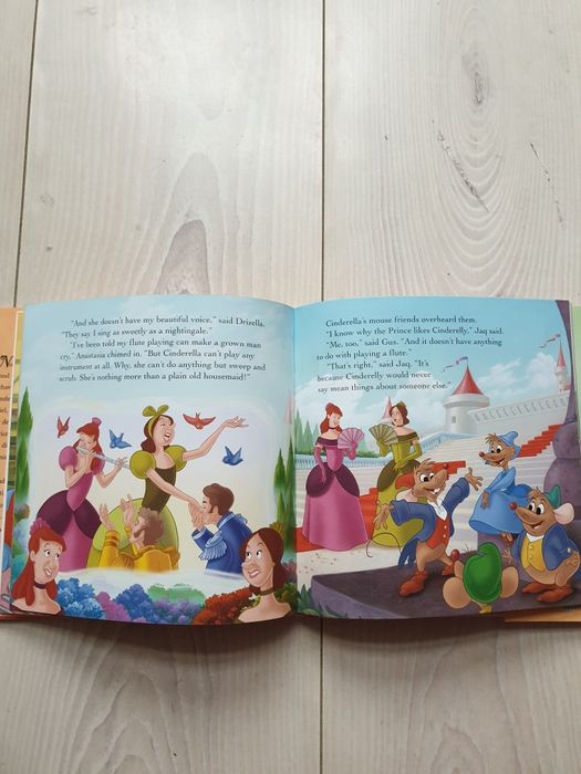 Carte DISNEY pentru copii, in limba engleza