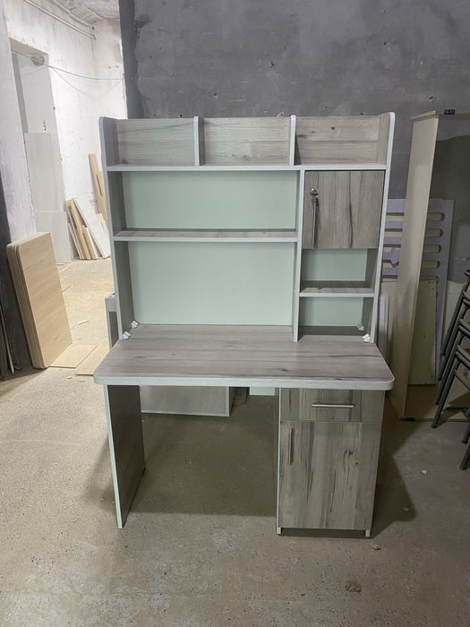 Письменный стол