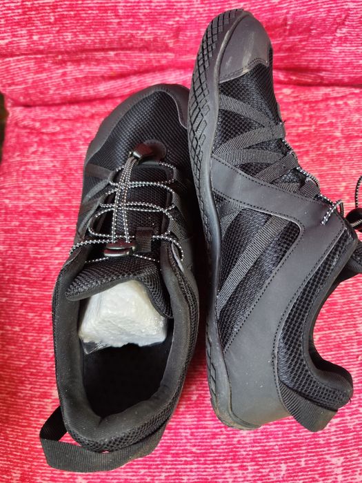 Продавам летни маратонки чисто нови мъжки. 46 N