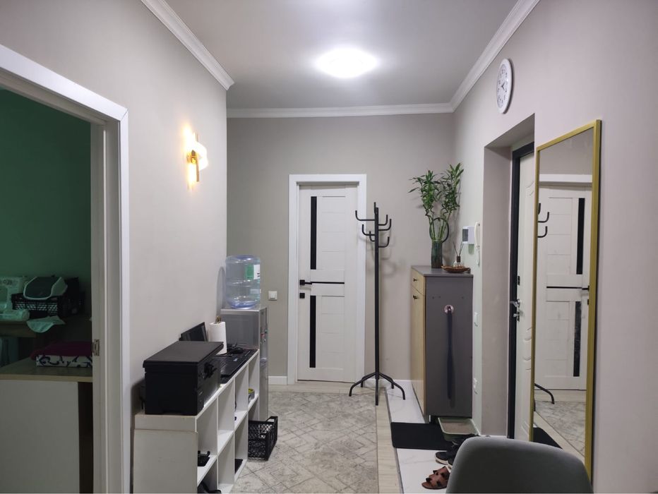 Продам квартиру 60 кв м, 2-ком