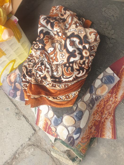 Бесплатно коврики старые Б/у