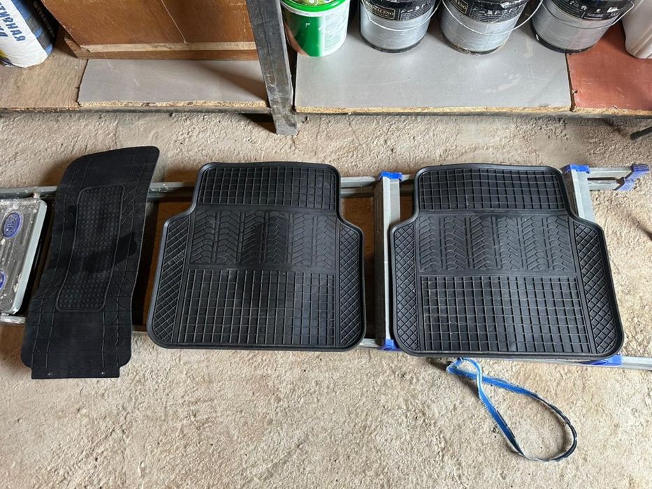 Полики универсальные для авто