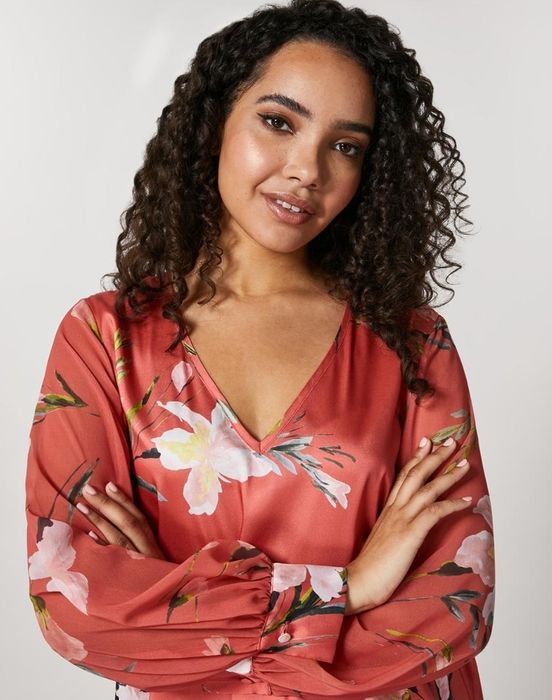 Продам вечерний костюм