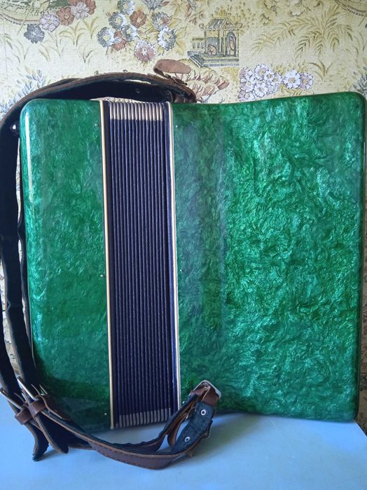 Продам акордеон Квинта.