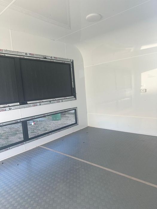 Фудтрак продаётся Есть несколько других вариантов