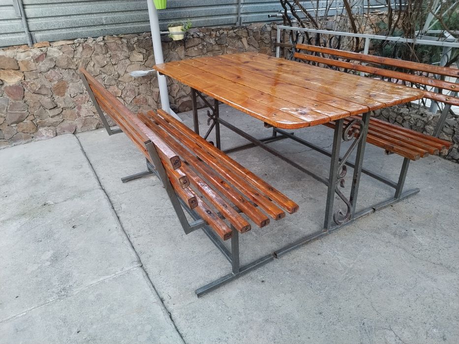 Садовый столик...