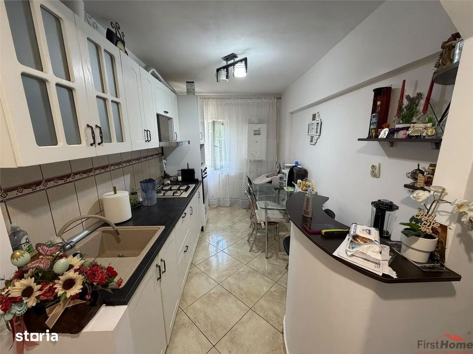 Apartament 3 camere, renovat, Supeco , etaj 4 cu acoperis — fotografia 3