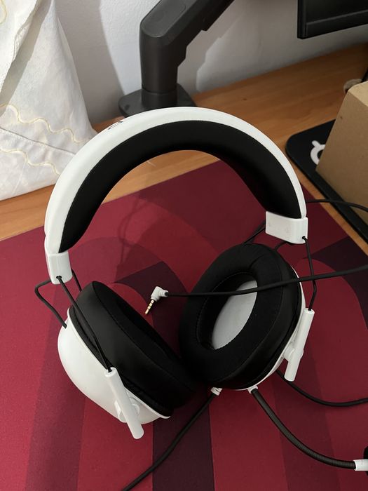 Нашуышники razer shark V2 X