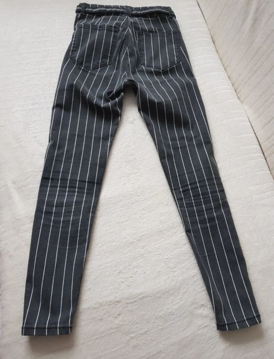Blugi Bershka slim