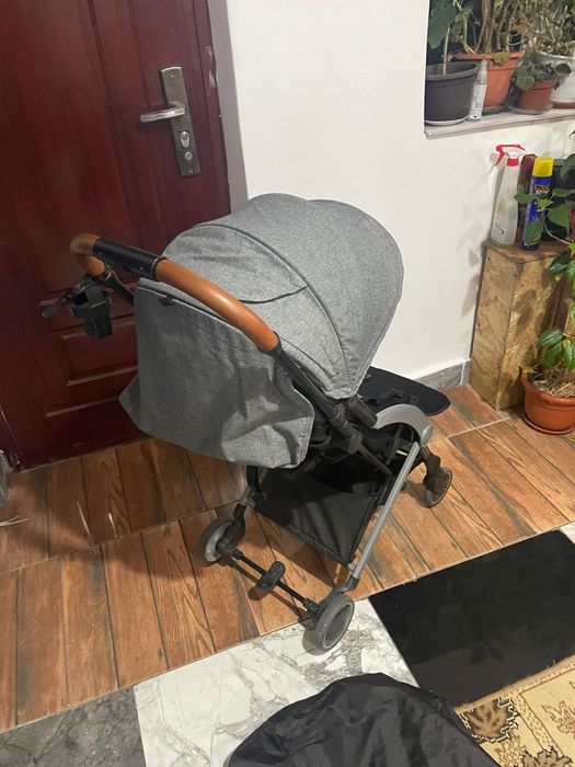 Cărucior copiii tip troller