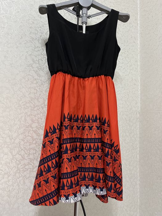 Платье с накидкой