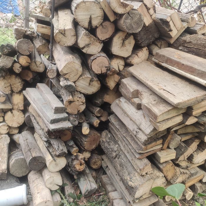 Ўтин сотилади, дрова продаются, самовывоз