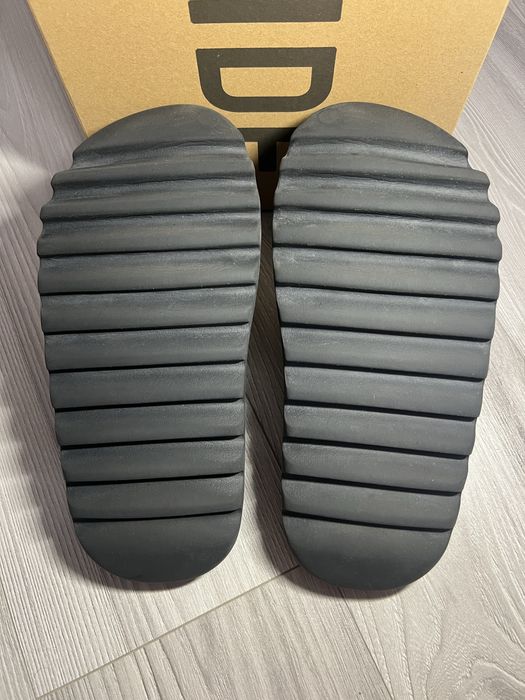 Yeezy Slides onyx