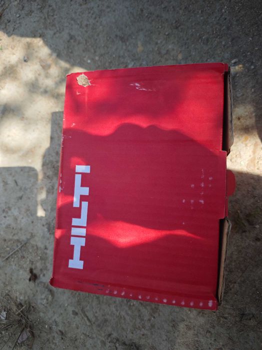Анкерный болт hilti