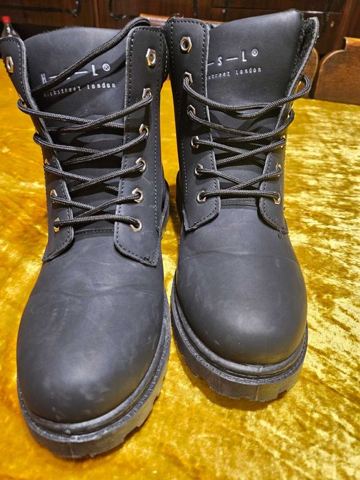 Кубинки чисто нови. Обувани са само веднъж