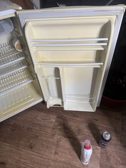 Холодильник продается