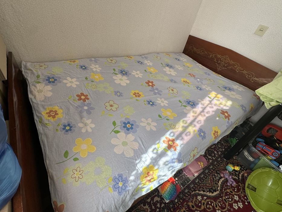 Продам кровать 1,5 спальную